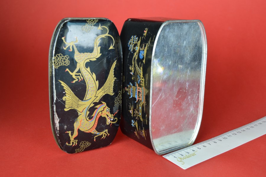 Blik met gouden draak - metaal