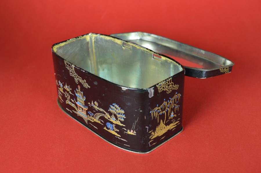 Blik met gouden draak - metaal