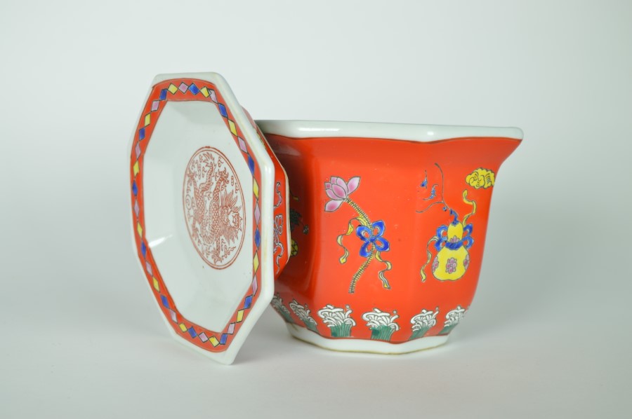 Bloempot met onderschotel achthoekig rood - Chinees keramiek