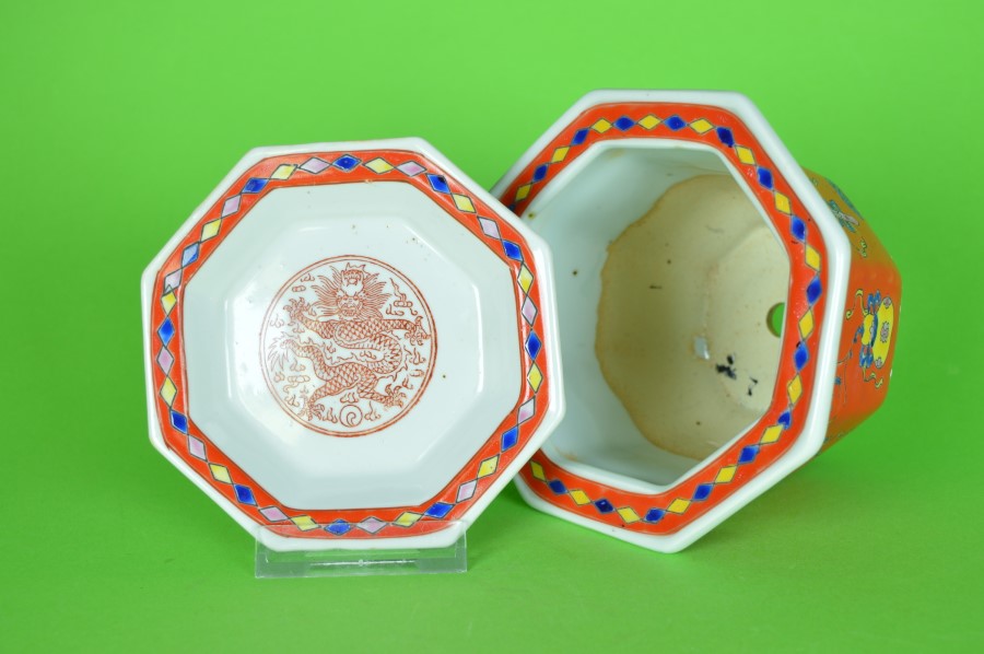Bloempot met onderschotel achthoekig rood - Chinees keramiek
