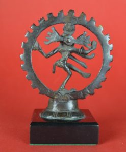 Dansende Shiva Nataraja op zwarte voet - metaal