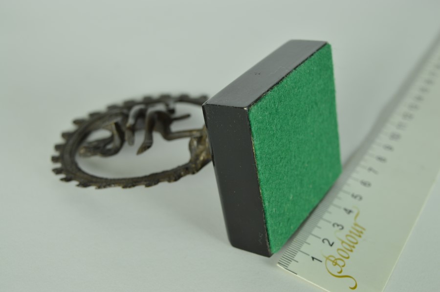 Dansende Shiva Nataraja op zwarte voet - metaal