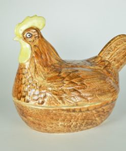 Kip op nest lichtbruin en geel- eierhouder - schaal met deksel - aardewerk