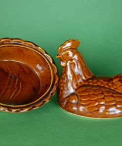 Eierhouder - Kip op nest - schaal met deksel - aardewerk