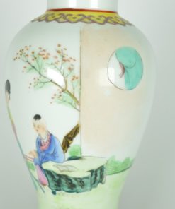 Gemberpot balustervormig - dame en heer in kersenbloesem landschap - porselein