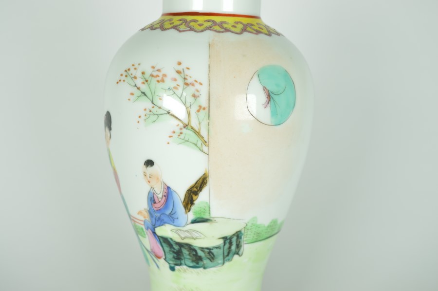 Gemberpot balustervormig - dame en heer in kersenbloesem landschap - porselein