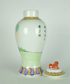 Gemberpot balustervormig - landschap kersenbloesem en dame en heer - porselein