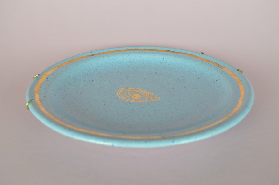 Wandbord parel en oester lichtblauw keramiek