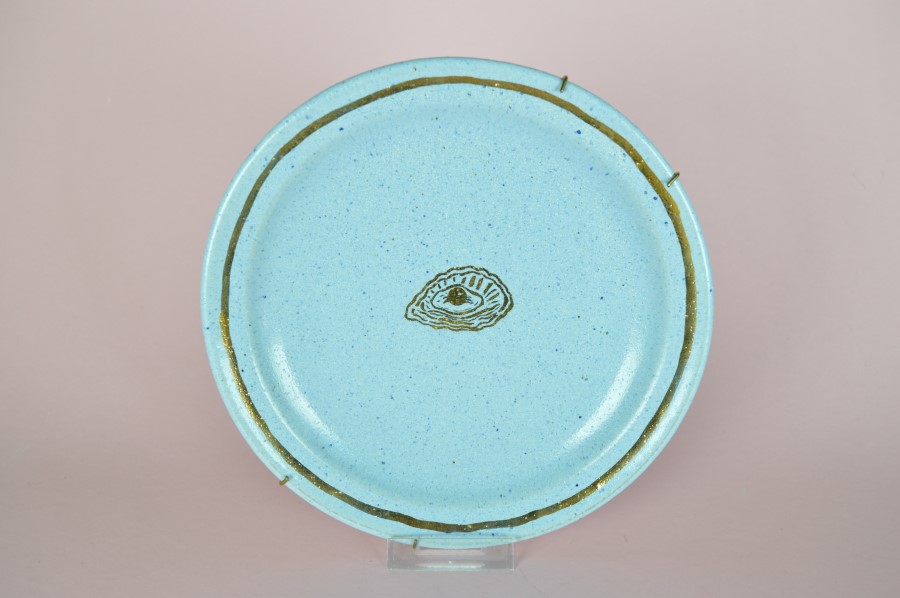 Wandbord parel en oester lichtblauw keramiek