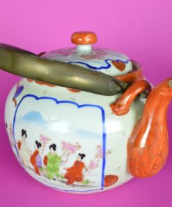 Chinese theepot met kersenbloesem en koperen handvat - Antiek porselein