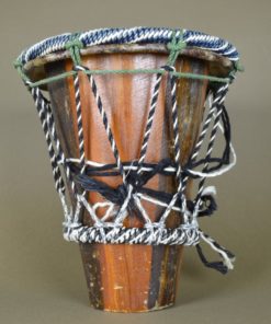 Trommel van hout, huid en touw