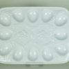 Eierbord met bloemen - wit porselein