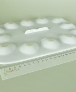 Eierbord met bloemen - wit porselein