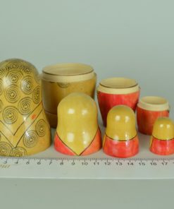 Russische Matroesjka met 4 kleinere poppen - Vintage