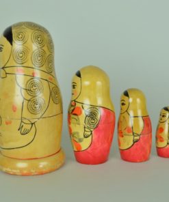 Russische Matroesjka met 4 kleinere poppen - Vintage