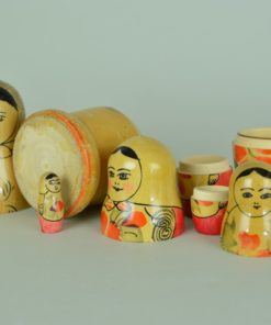 Russische Matroesjka met 4 kleinere poppen - Vintage