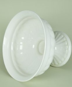 Schaal op voet nr. 231, Delfts wit Porcelyte