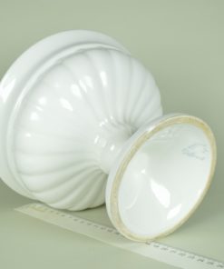 Schaal op voet nr. 231, Delfts wit Porcelyte