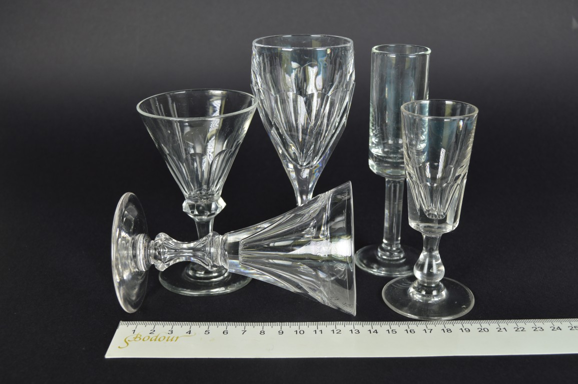 Diverse glazen - glas en kristal - set van 5